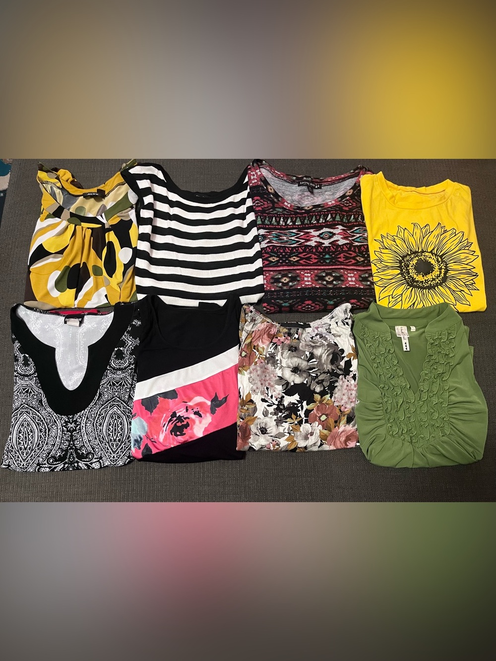 Mixed Bundle of 8 Ladies’ Tops M/L